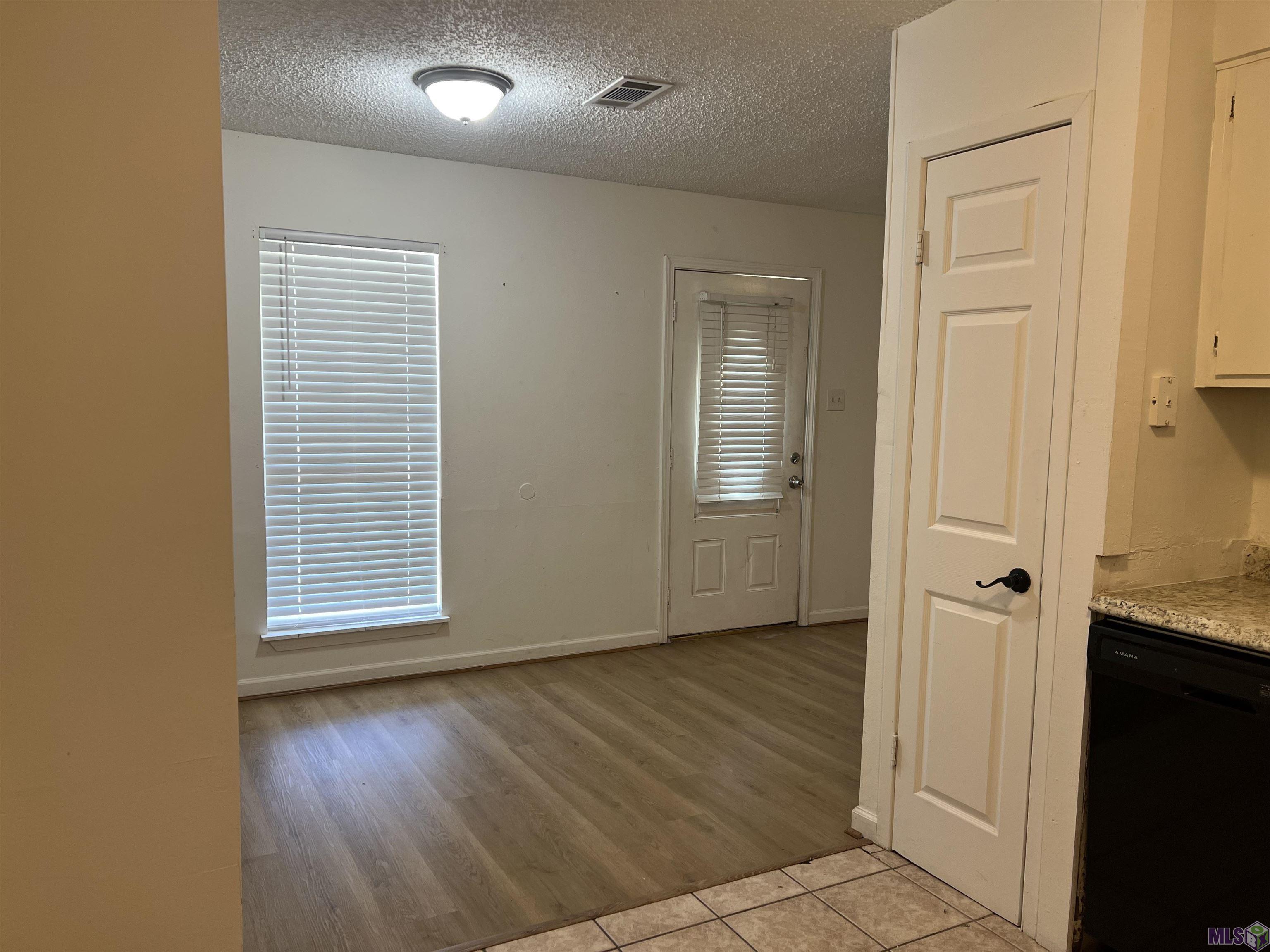 8739 Aubin Road Denham Springs, LA 70726 - Photo 4 of 9 Dining