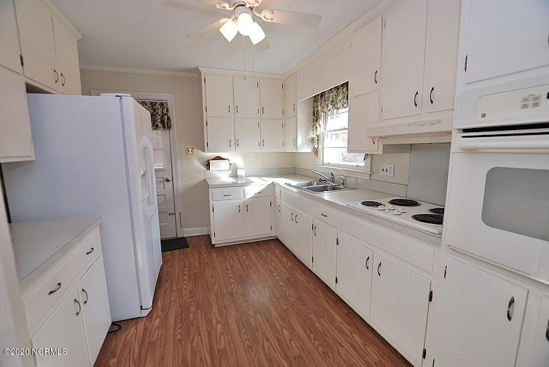 3013 Amherst Road Rocky Mount, NC 27804 - Photo 4 of 14 Kitchen