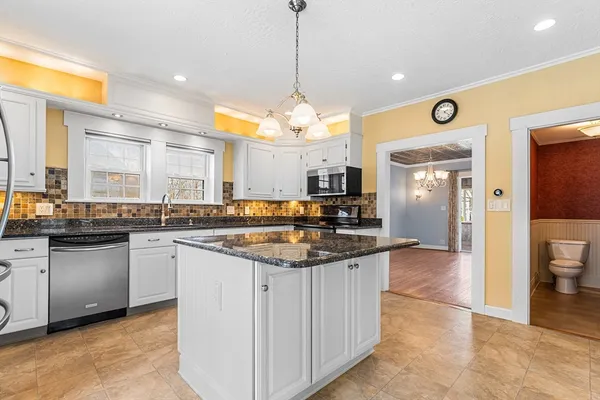 $419,500 | 1 Bell Street, North Brookfield, MA 01535