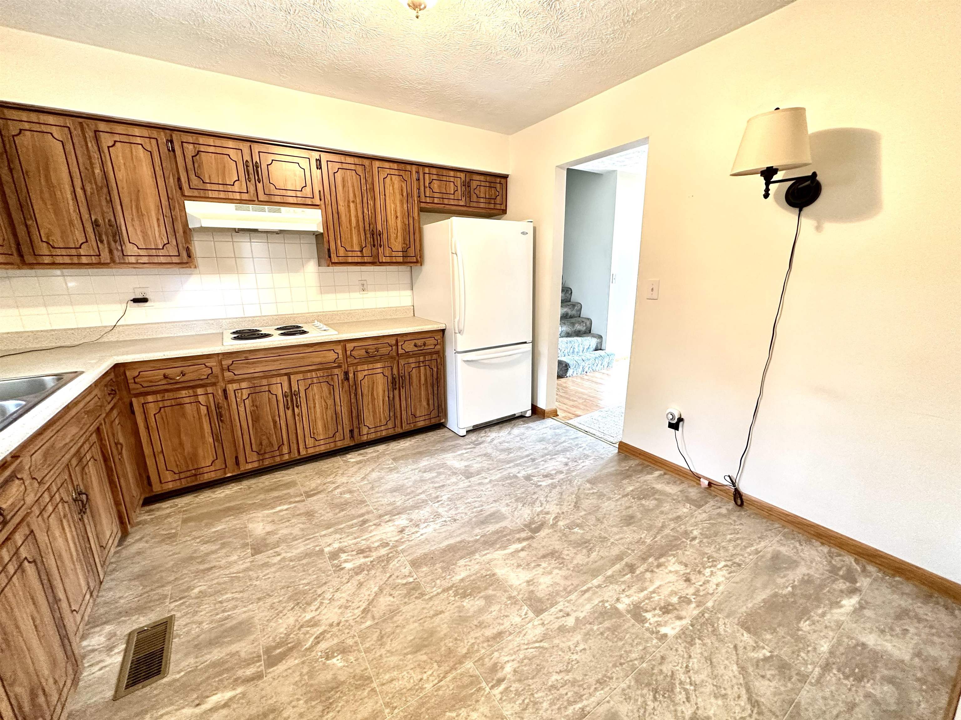 2235 East Thompson Road Ashland, KY 41102 - Photo 6 of 24