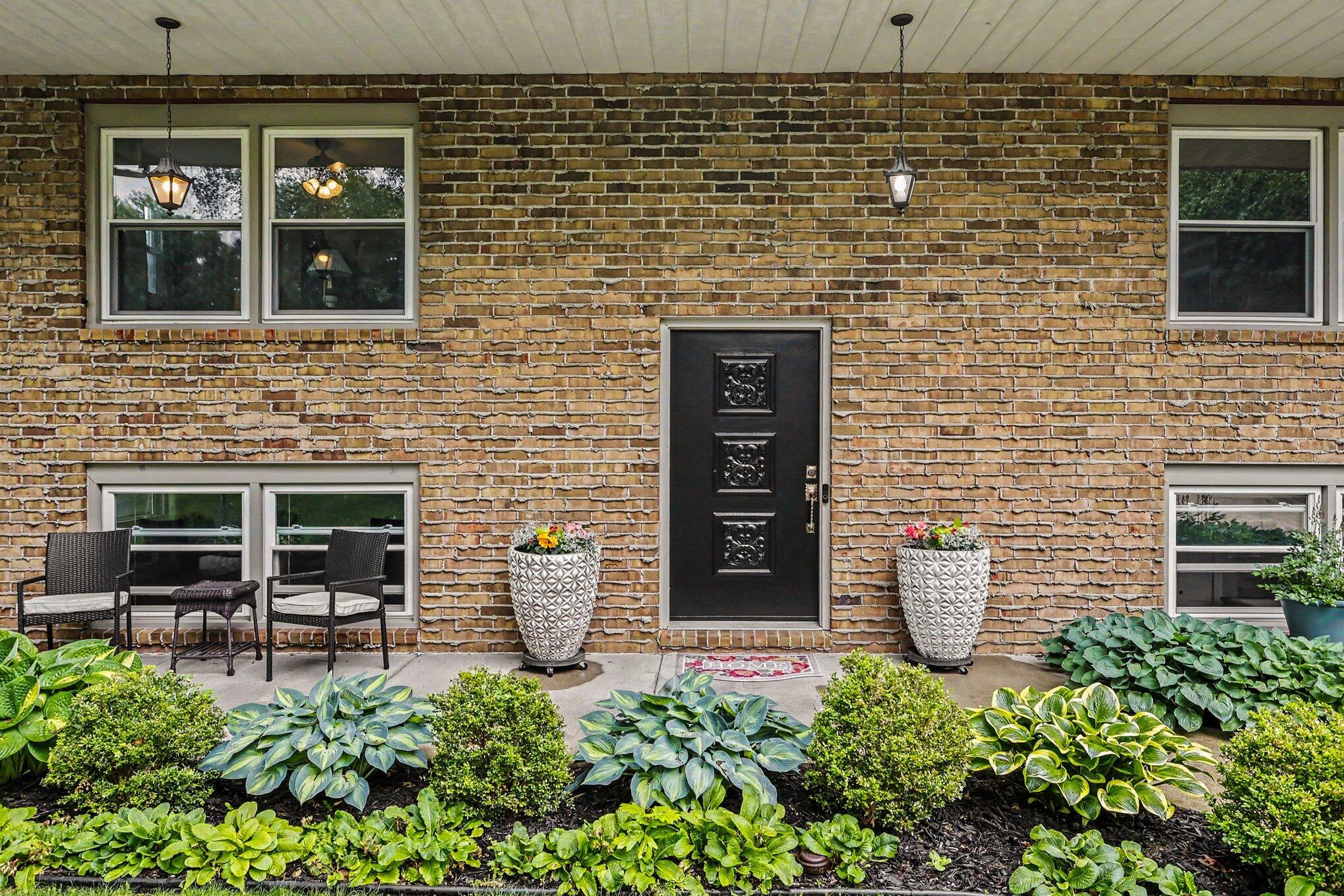 1556 Jasmine Road St. Joseph, MI 49085 - Photo 3 of 31 004_file_3588