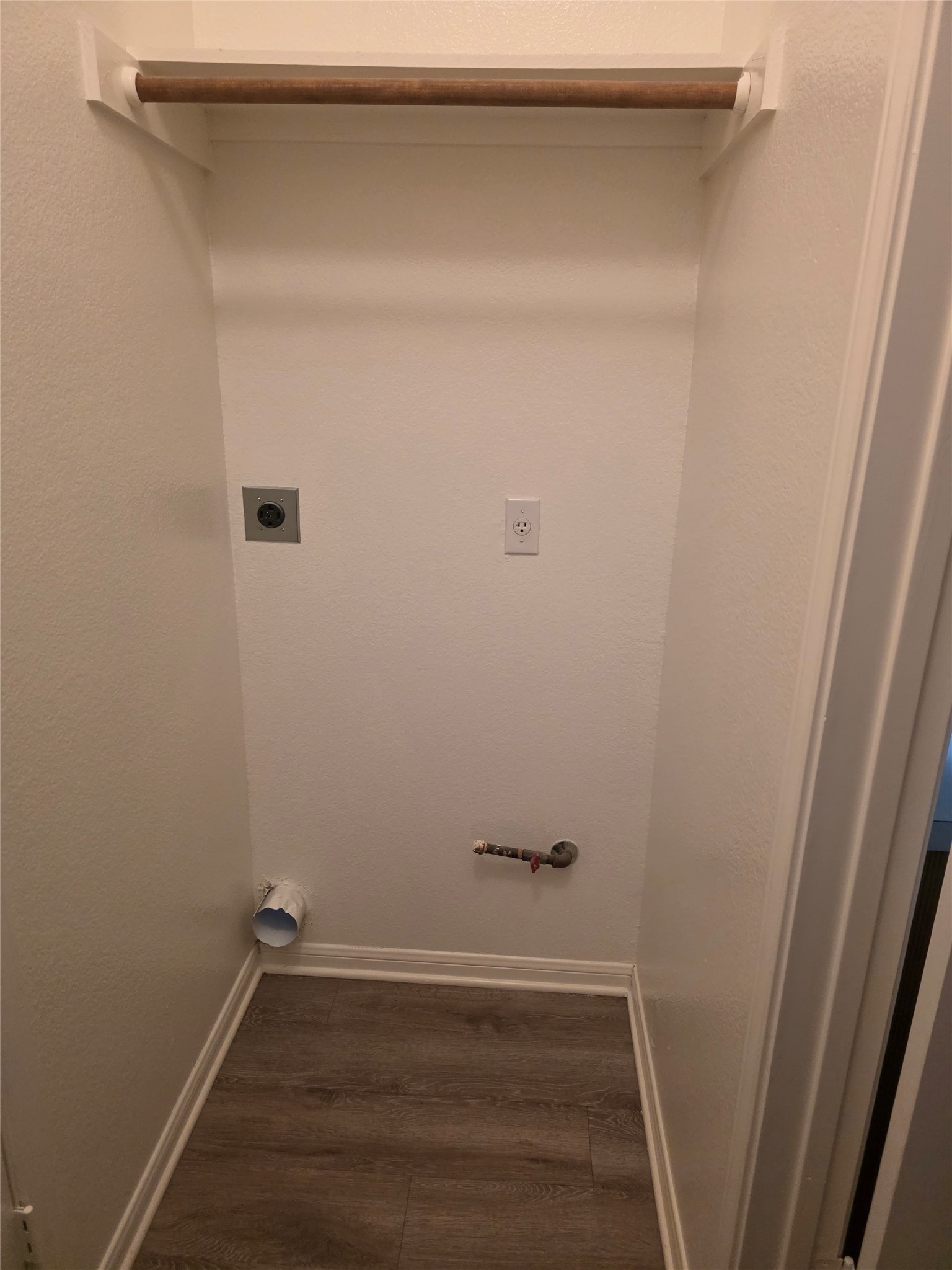 4417 Lendall Lane Austin, TX 78744 - Photo 19 of 23 a view of a small space