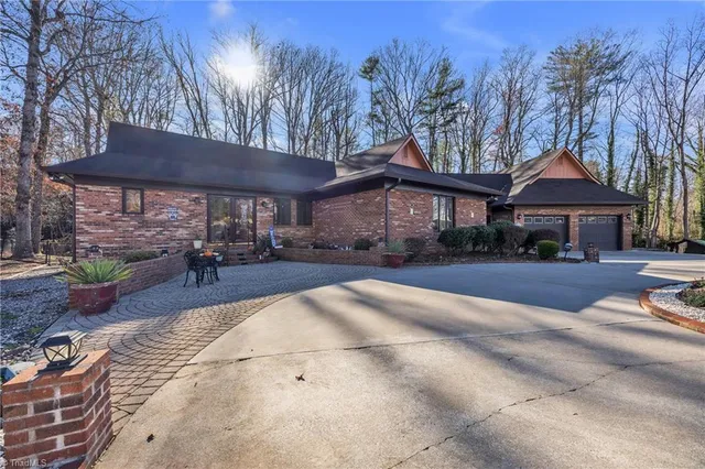 $499,000 | 172 Laurel Mountain Road, North Wilkesboro, NC 28659