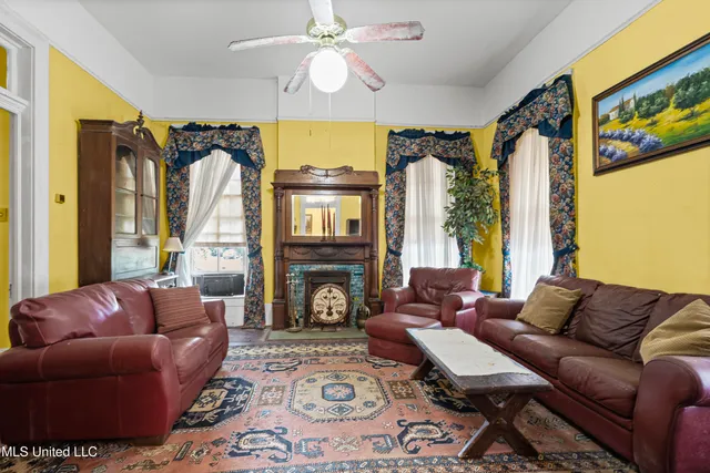 $249,900 | 224 South Ward Street, Senatobia, MS 38668