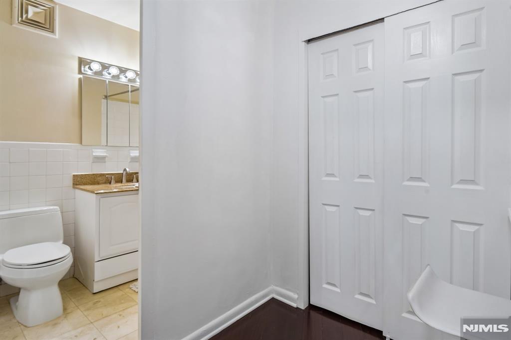 1375 River Road, Unit 1A Edgewater, NJ 07020 - Photo 17 of 20