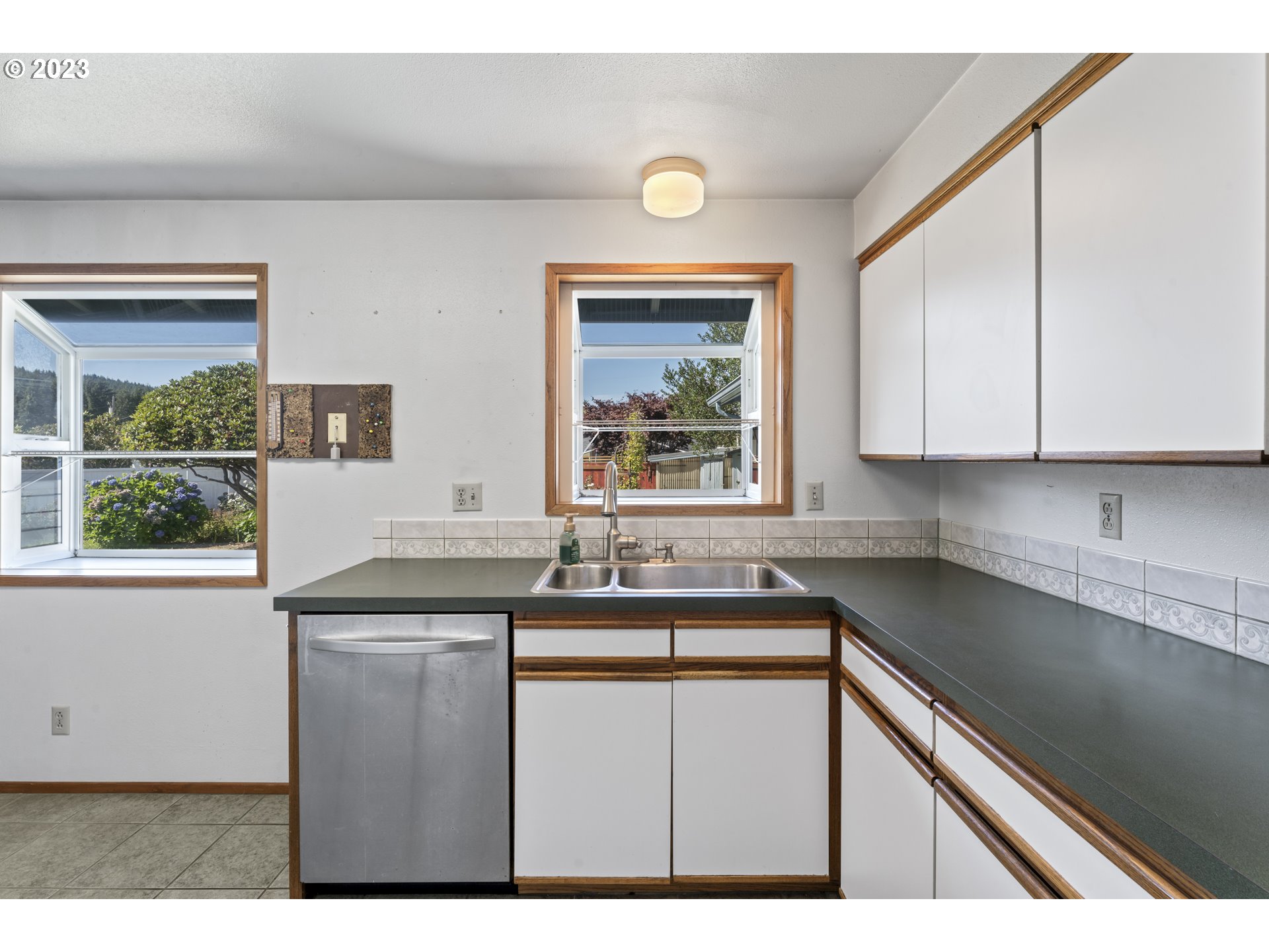 2752 Ridgeway Drive Reedsport, OR 97467 - Photo 11 of 29 Gallery Image 11