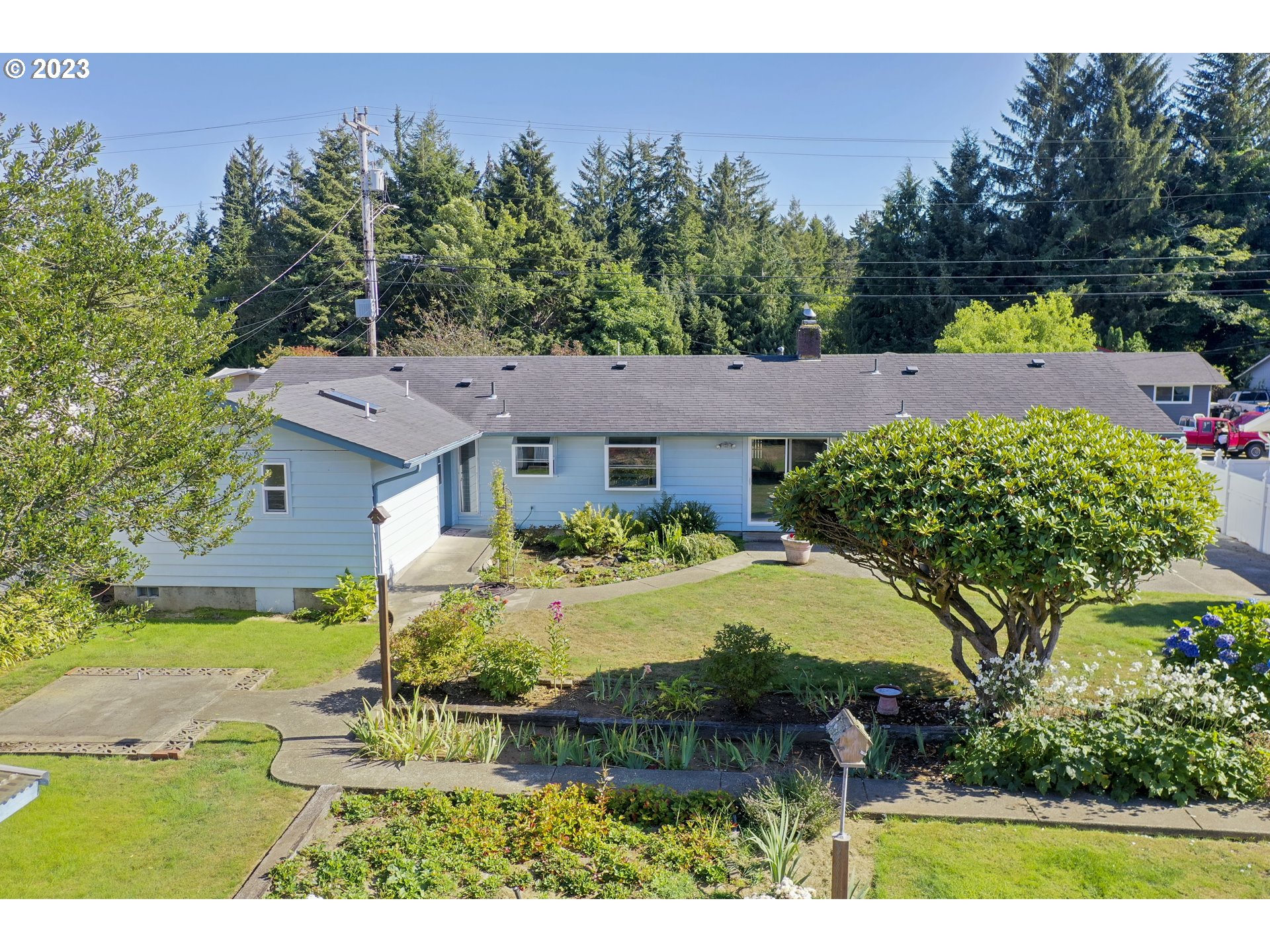 2752 Ridgeway Drive Reedsport, OR 97467 - Photo 4 of 29 Gallery Image 4