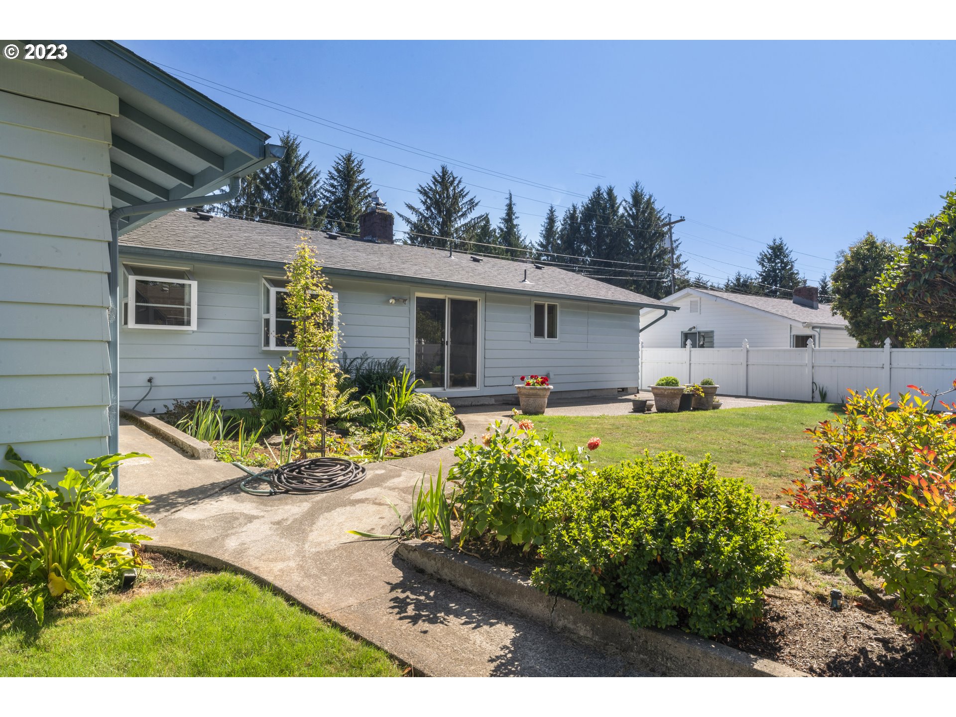 2752 Ridgeway Drive Reedsport, OR 97467 - Photo 5 of 29 Gallery Image 5