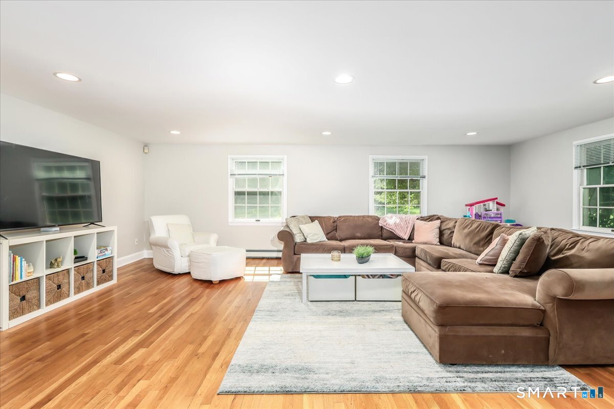 311 Mountain Road Wilton, CT 06897 - Photo 24 of 40