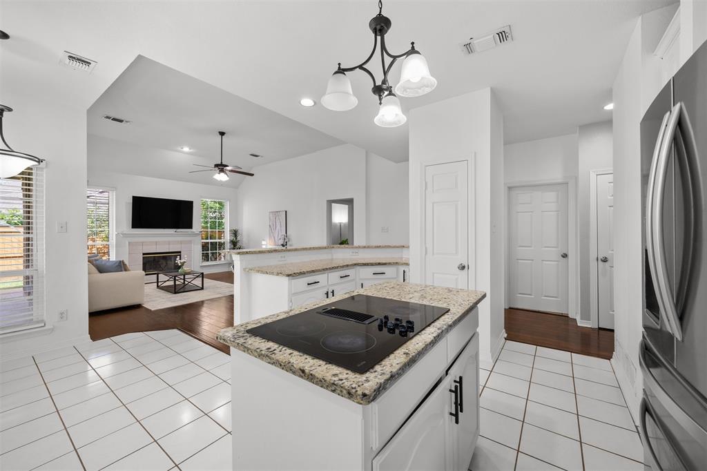 9446 Abbey Road Irving, TX 75063 - Photo 10 of 40