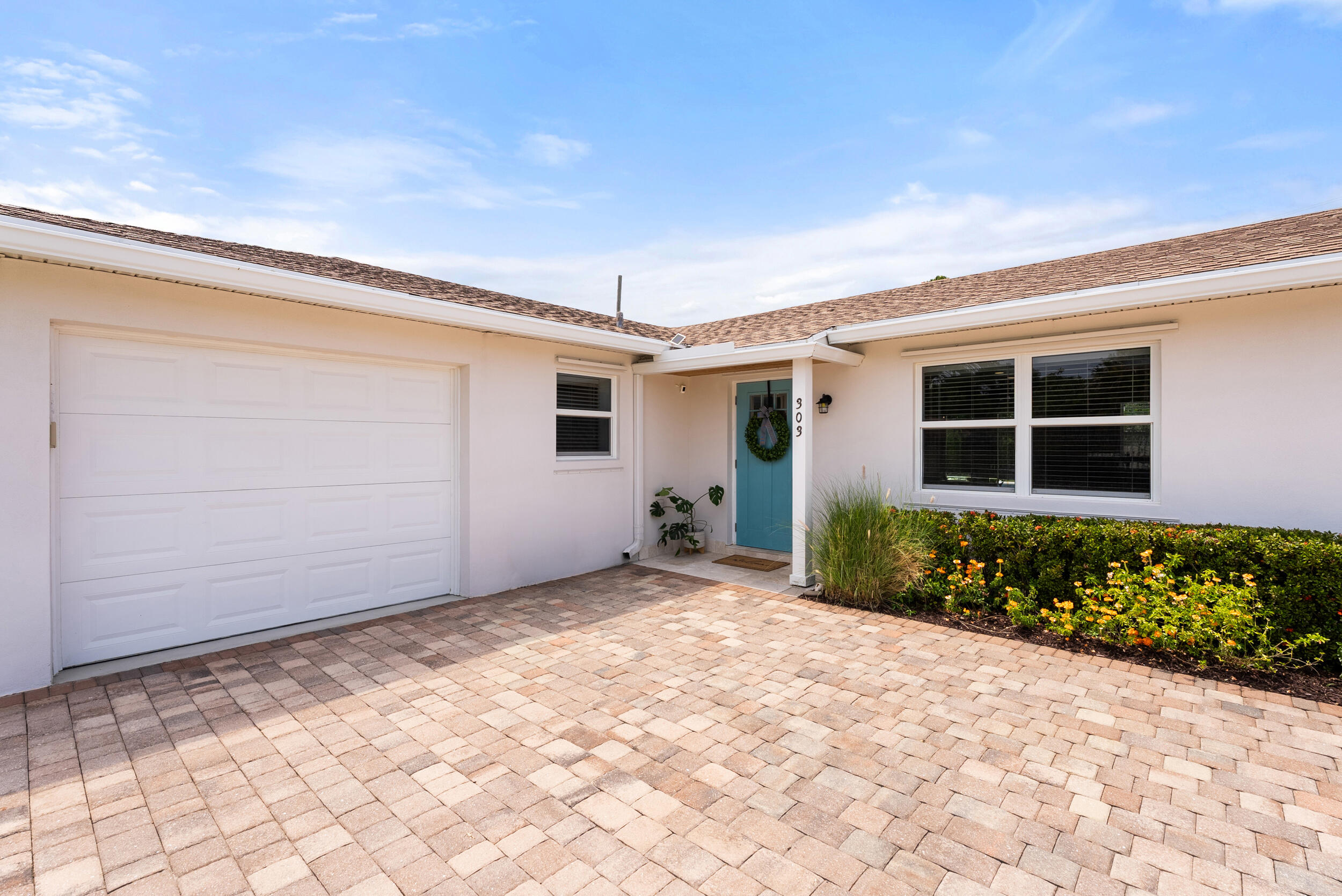 303 Norfolk Road Jupiter, FL 33469 - Photo 5 of 36 068_1LTg