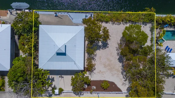 $1,250,000 | 29662 Independence Avenue, Big Pine Key, FL 33043