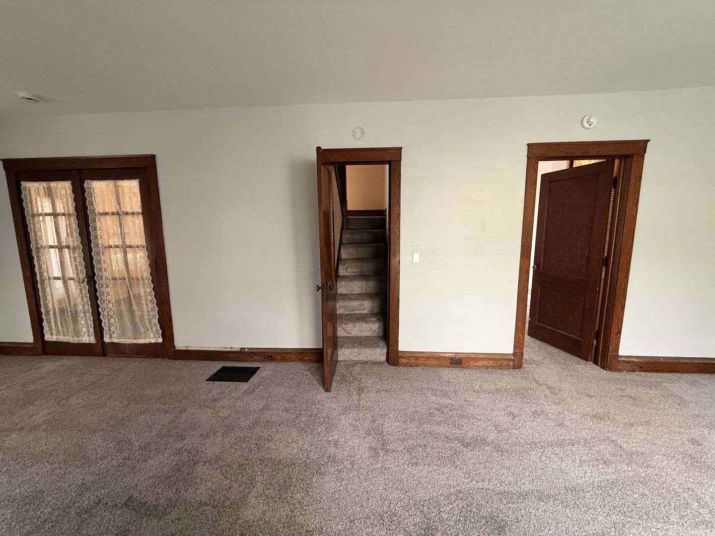 1007 Low Street Bloomington, IL 61701 - Photo 12 of 57
