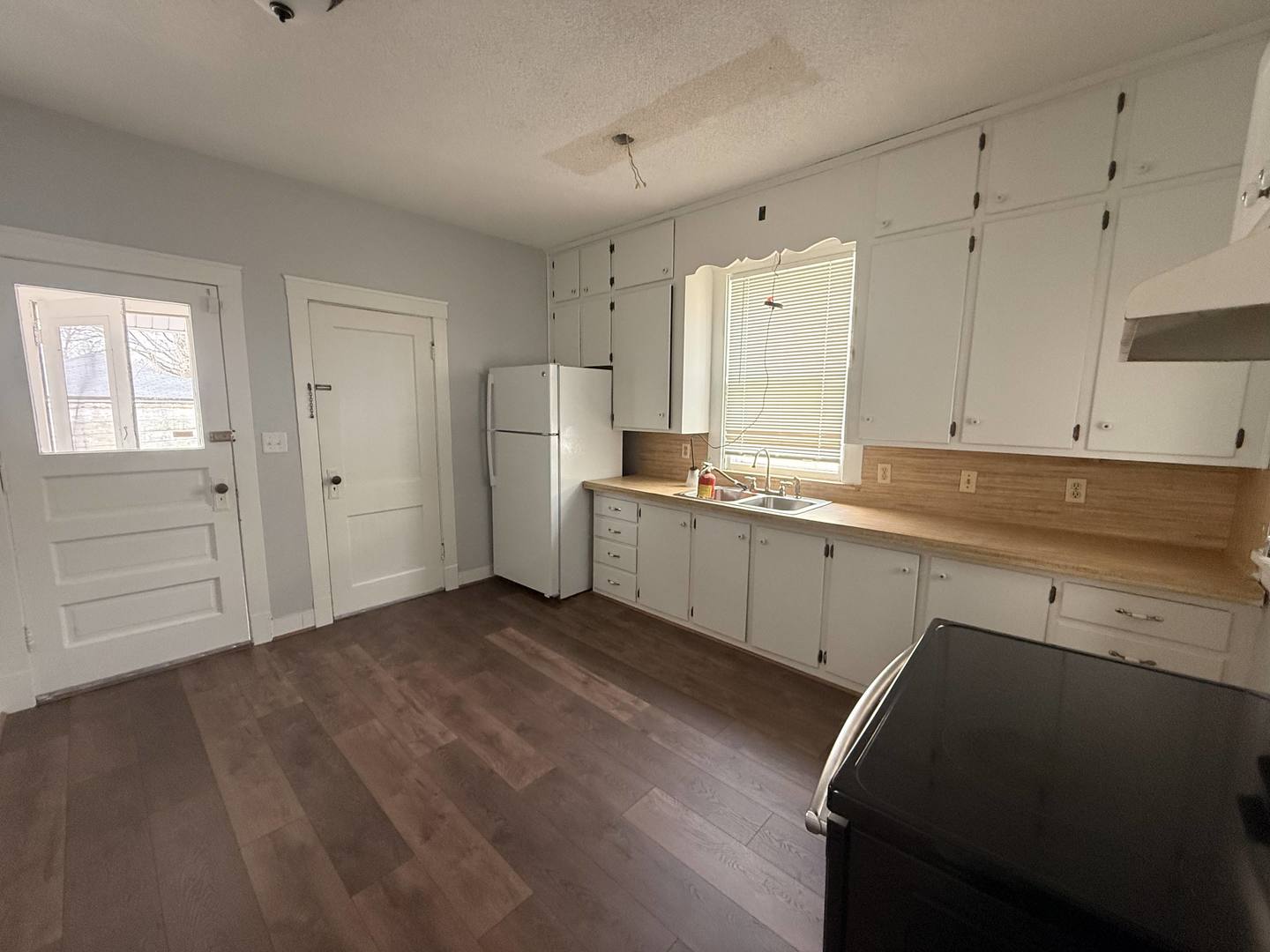 1007 Low Street Bloomington, IL 61701 - Photo 17 of 57