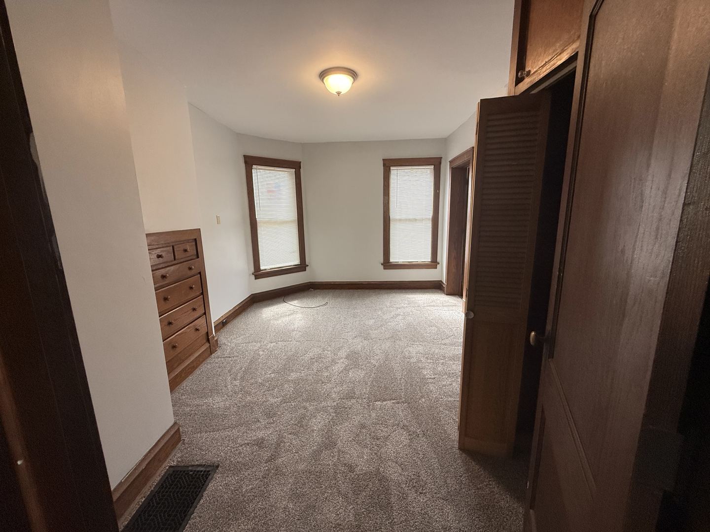1007 Low Street Bloomington, IL 61701 - Photo 21 of 57