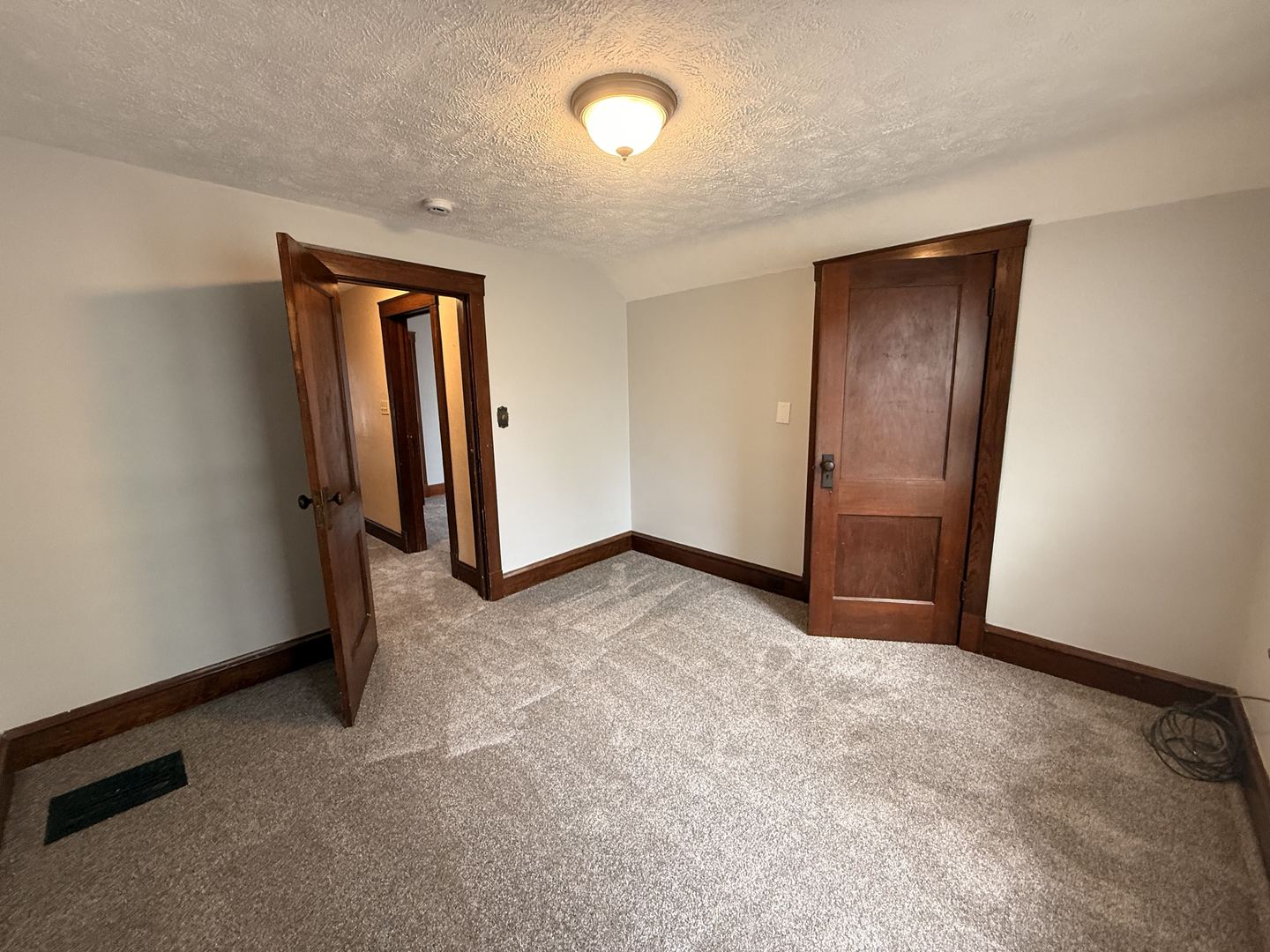 1007 Low Street Bloomington, IL 61701 - Photo 33 of 57