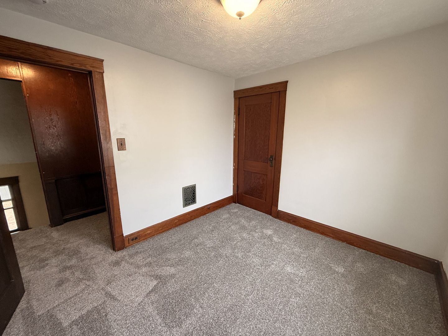 1007 Low Street Bloomington, IL 61701 - Photo 37 of 57