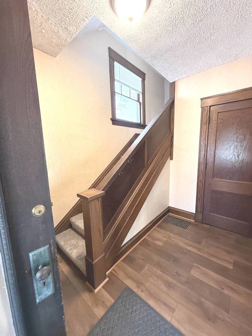 1007 Low Street Bloomington, IL 61701 - Photo 5 of 57