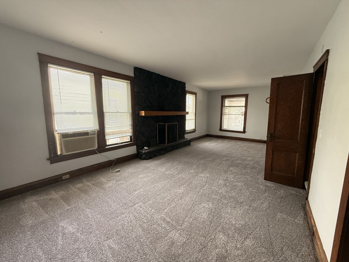 1007 Low Street Bloomington, IL 61701 - Photo 10 of 57