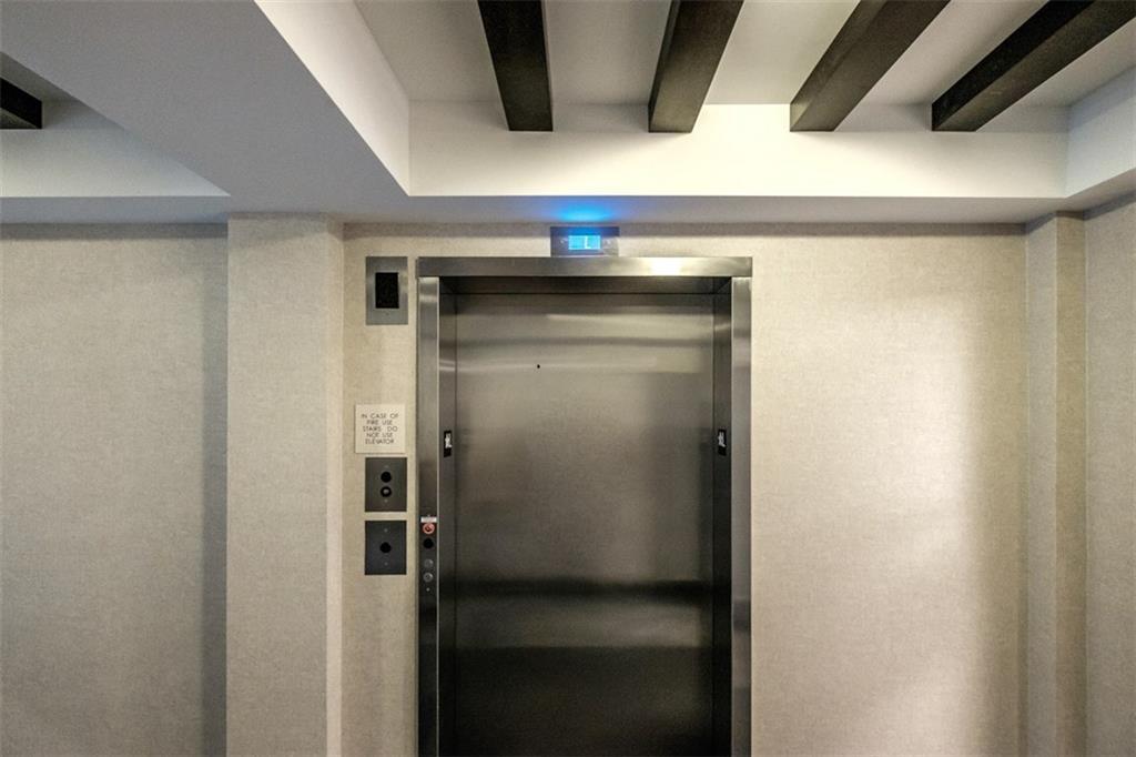 25 High Street, Unit 514 Portland, ME 04101 - Photo 27 of 29 Elevator access