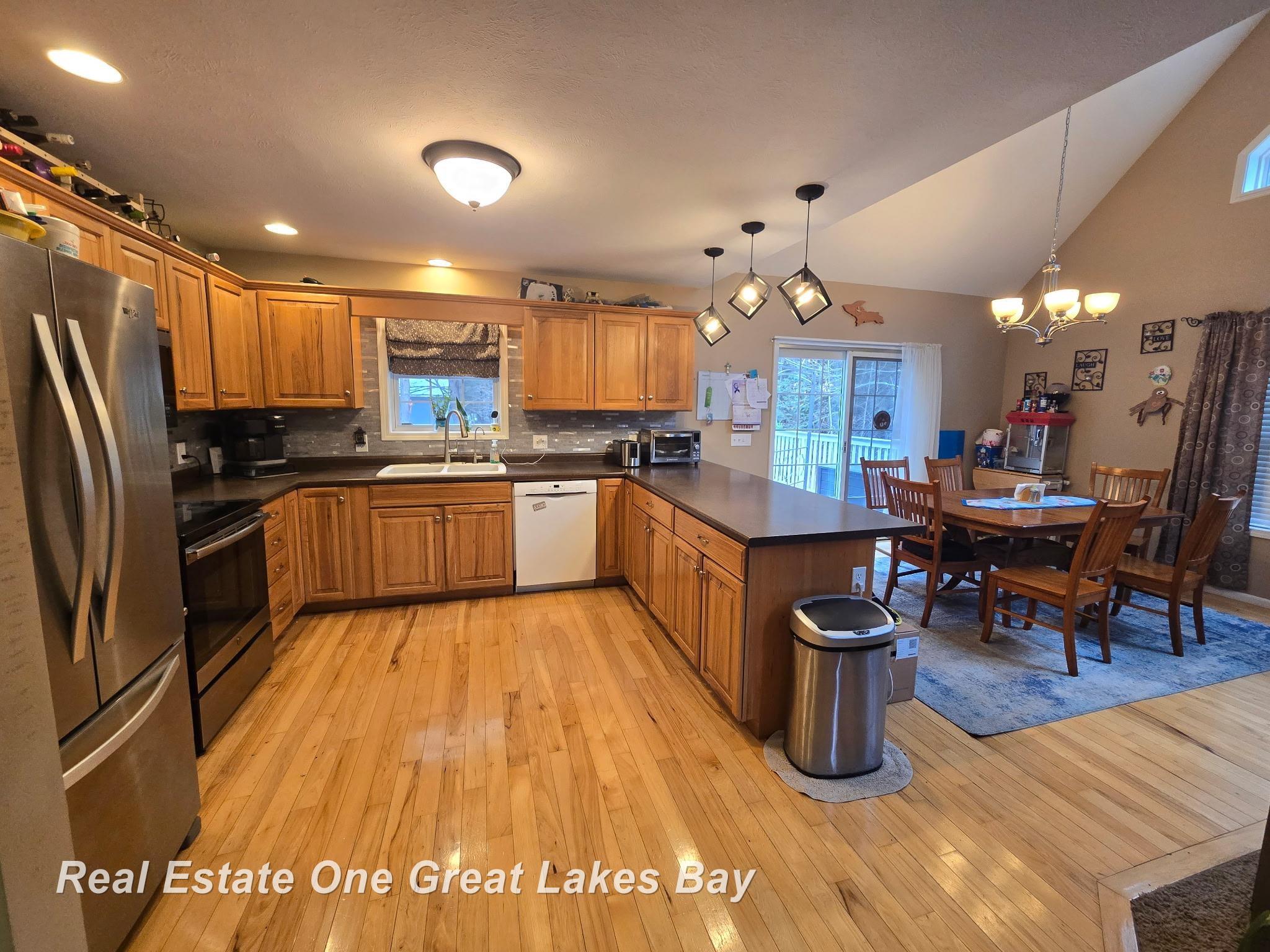 340 East Howard Road Beaverton, MI 48612 - Photo 4 of 37