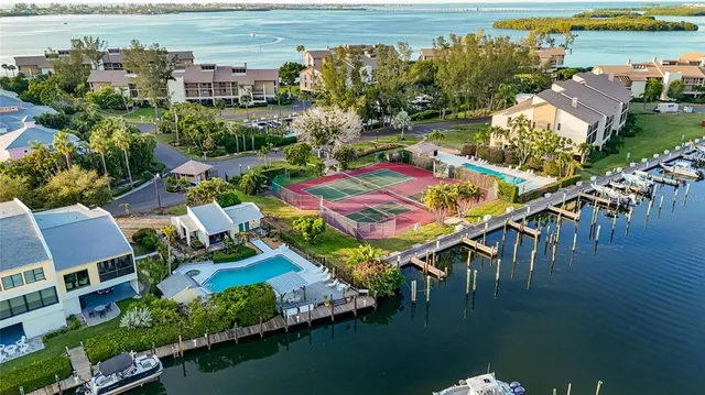 an aerial view of a houses