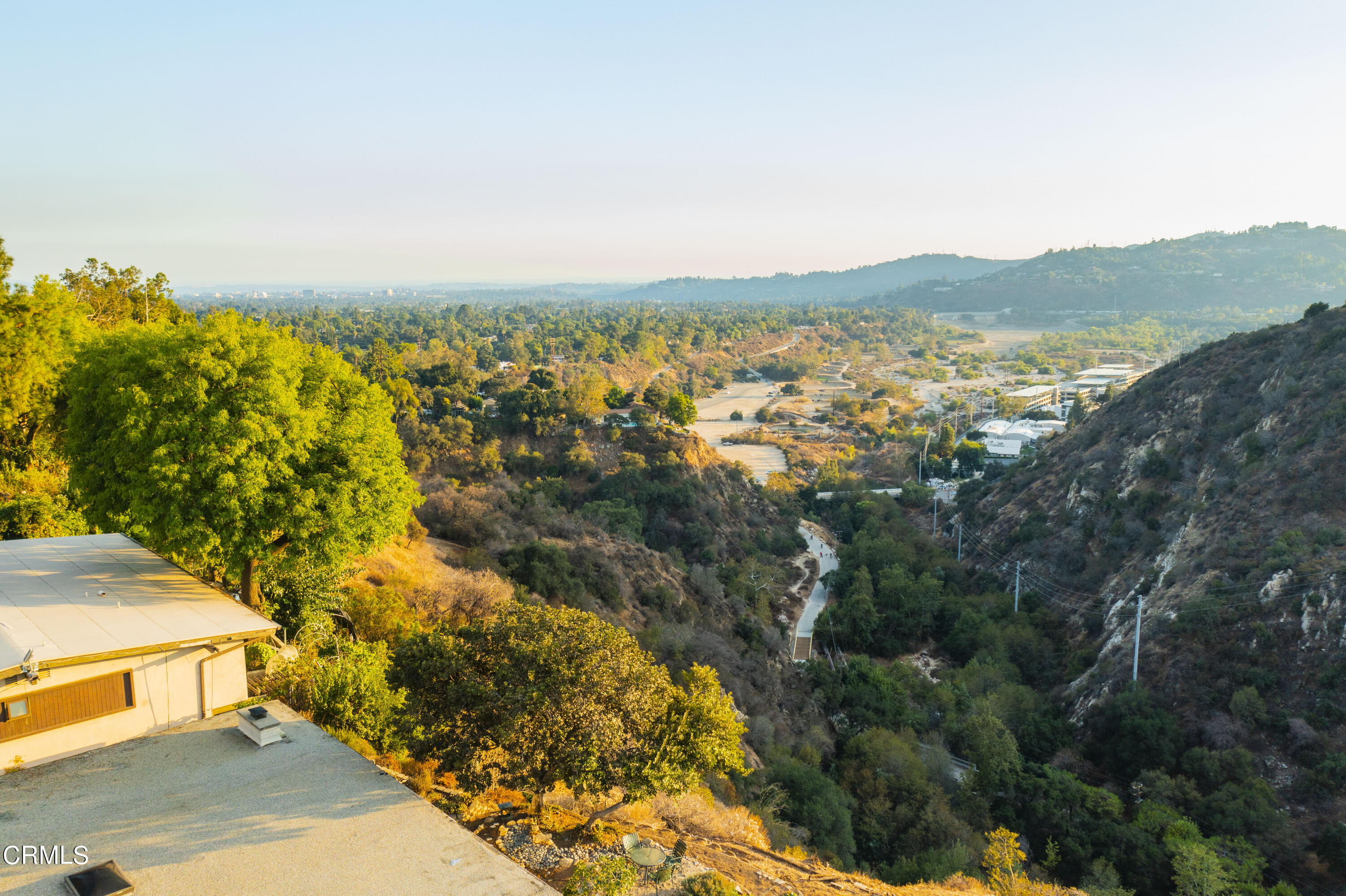 4017 Canyon Dell Drive Altadena, CA 91001 - Photo 26 of 28