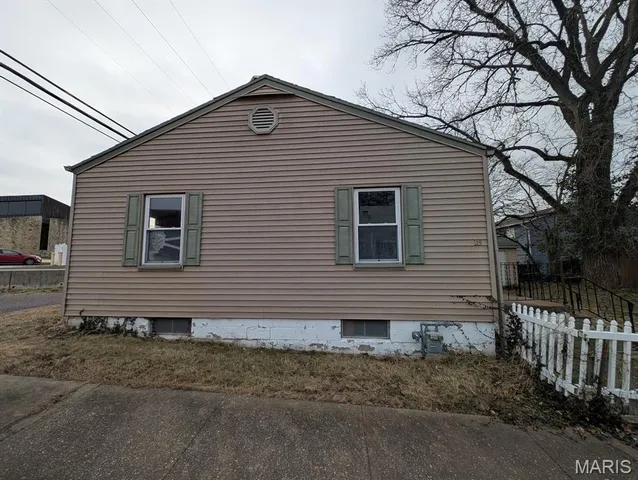 $49,900 | 18 West Garfield Street, Belleville, IL 62220