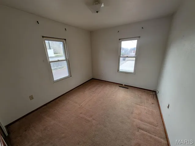 $49,900 | 18 West Garfield Street, Belleville, IL 62220