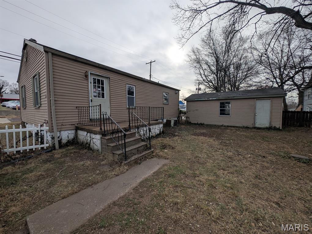 18 West Garfield Street Belleville, IL 62220 - Photo 3 of 18