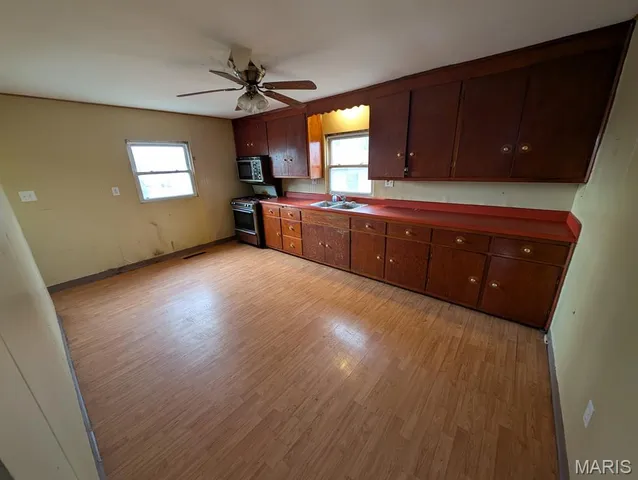 $49,900 | 18 West Garfield Street, Belleville, IL 62220