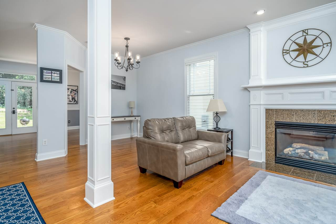 535 Pace Street Raleigh, NC 27604 - Photo 4 of 25 Living/Dining Room