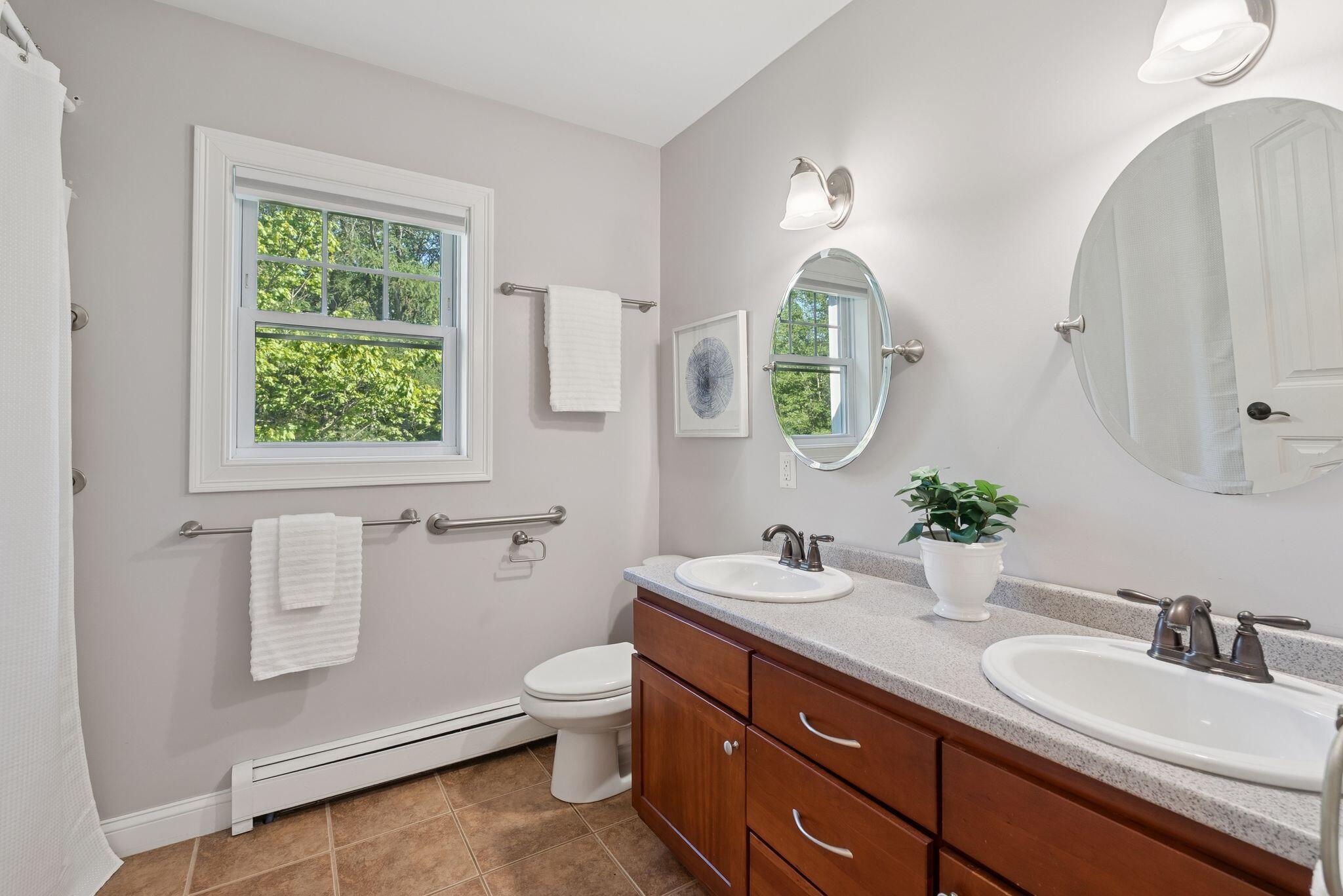 87 Wells Road Cape Elizabeth, ME 04107 - Photo 13 of 20 Primary Suite