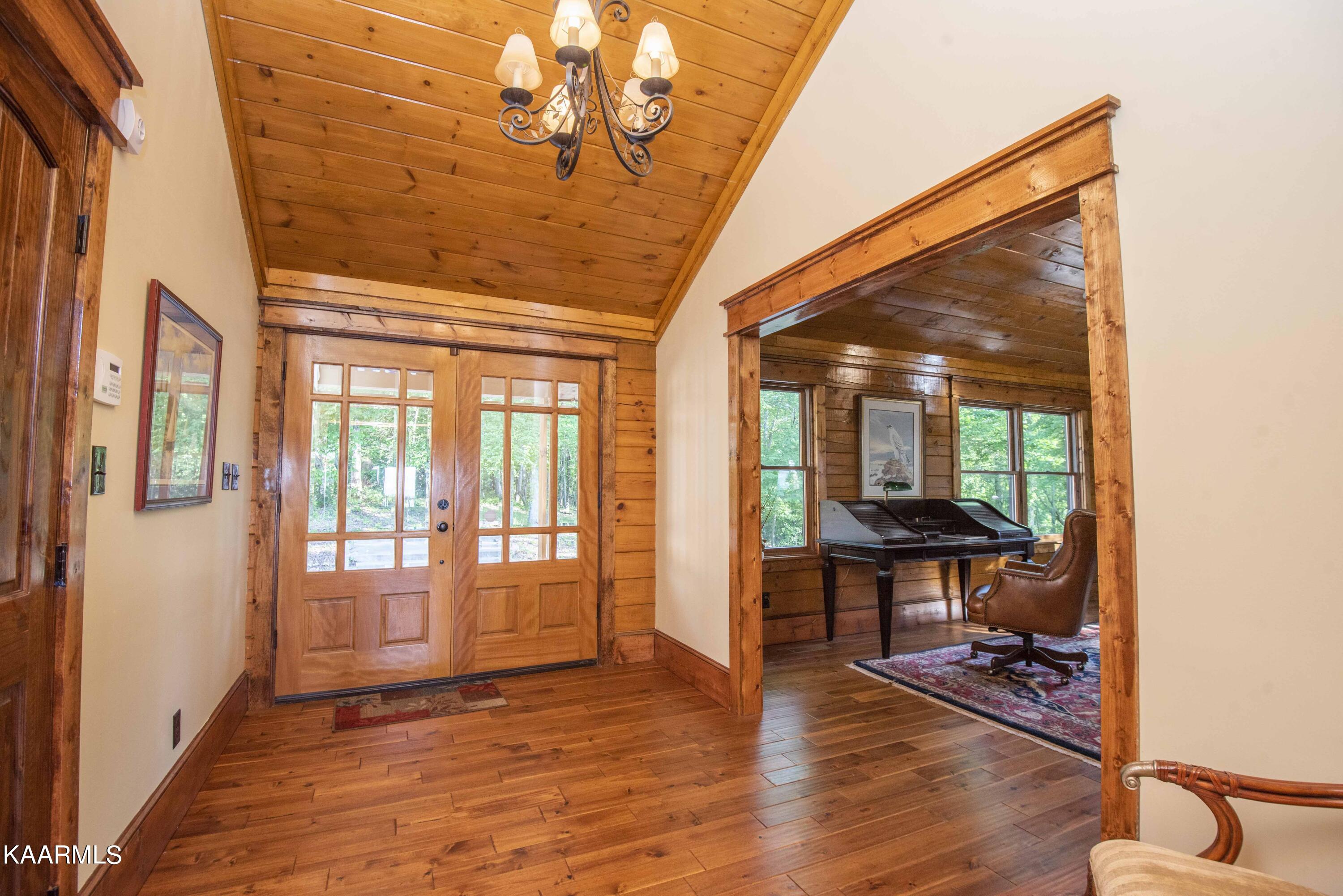 260 Lakeside Ridge Rd Spring Spring City, TN 37381 - Photo 5 of 58 Foyer