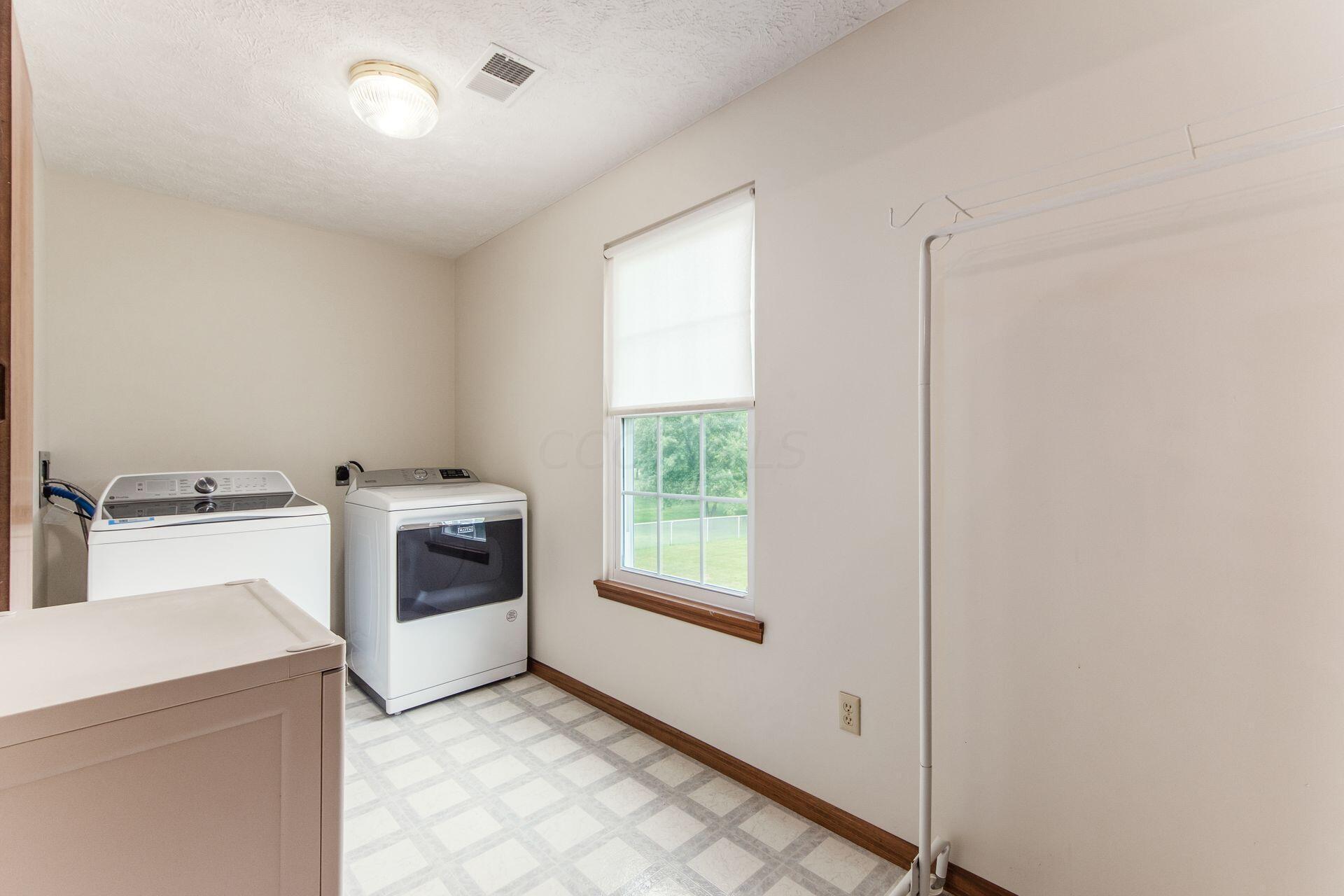 6399 South Section Line Road Delaware, OH 43015 - Photo 17 of 32 Laundry Room
