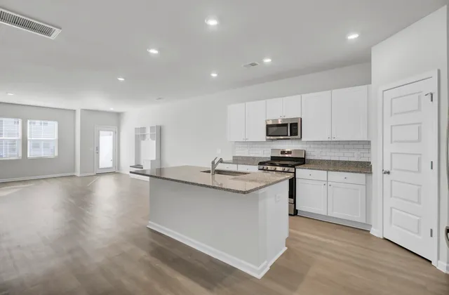 $299,000 | 1471 Central Avenue, Summerville, SC 29483