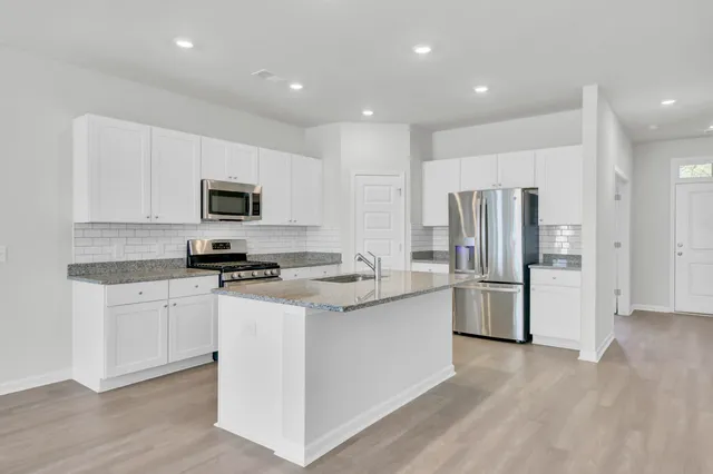 $299,000 | 1471 Central Avenue, Summerville, SC 29483