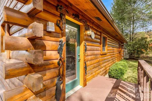 a view of a yard with a tree