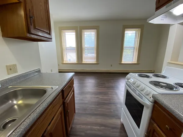 $1,621 | 124 Orange Street, Unit 300, Manchester, NH 03104