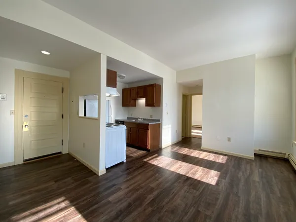 $1,621 | 124 Orange Street, Unit 300, Manchester, NH 03104