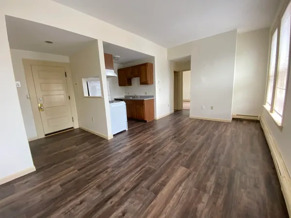 $1,621 | 124 Orange Street, Unit 300, Manchester, NH 03104