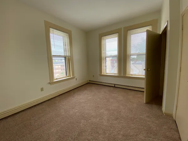$1,621 | 124 Orange Street, Unit 300, Manchester, NH 03104