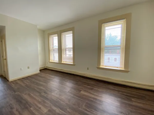 $1,621 | 124 Orange Street, Unit 300, Manchester, NH 03104