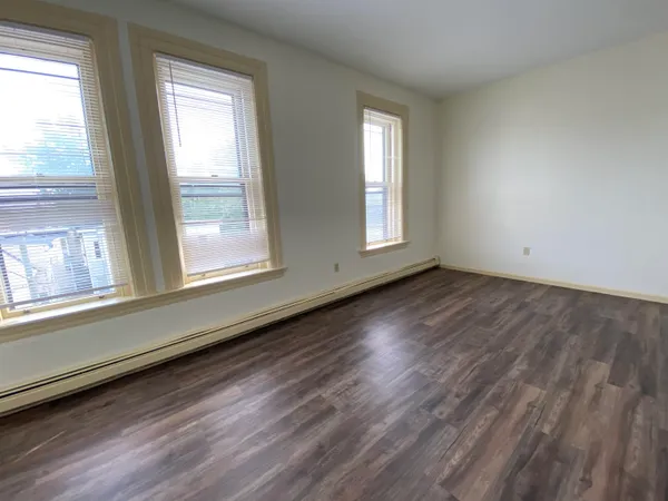 $1,621 | 124 Orange Street, Unit 300, Manchester, NH 03104