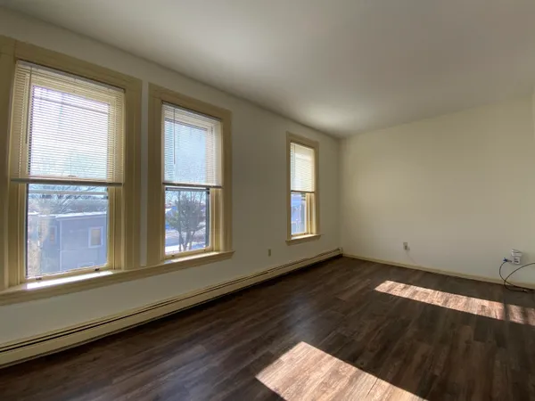 $1,621 | 124 Orange Street, Unit 300, Manchester, NH 03104