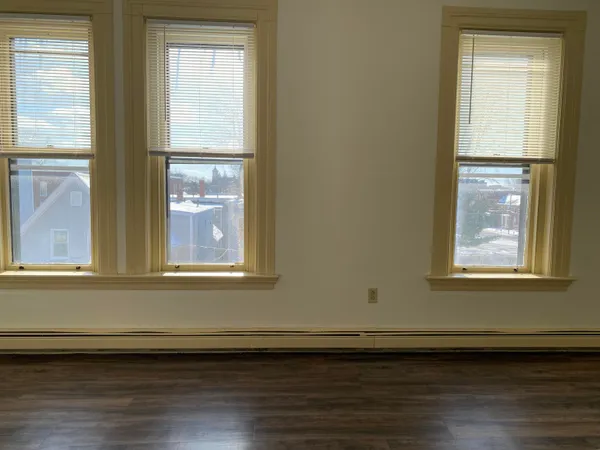 $1,621 | 124 Orange Street, Unit 300, Manchester, NH 03104