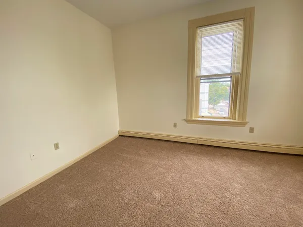 $1,621 | 124 Orange Street, Unit 300, Manchester, NH 03104