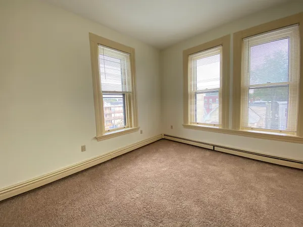 $1,621 | 124 Orange Street, Unit 300, Manchester, NH 03104