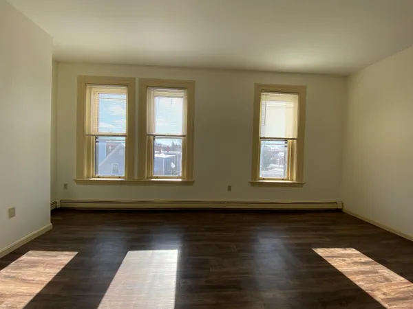 $1,621 | 124 Orange Street, Unit 300, Manchester, NH 03104