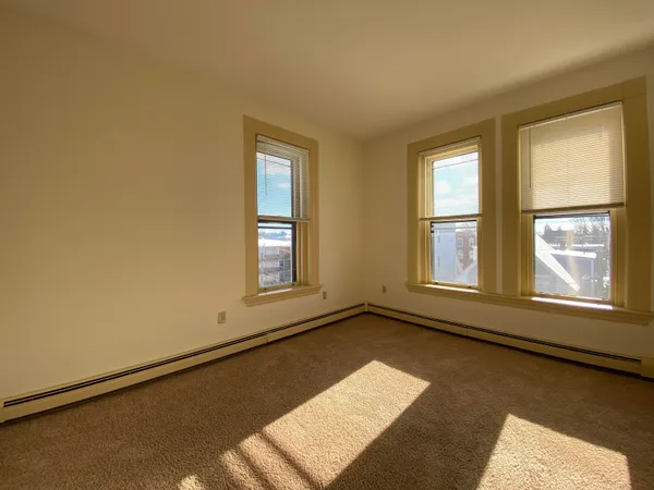 $1,621 | 124 Orange Street, Unit 300, Manchester, NH 03104